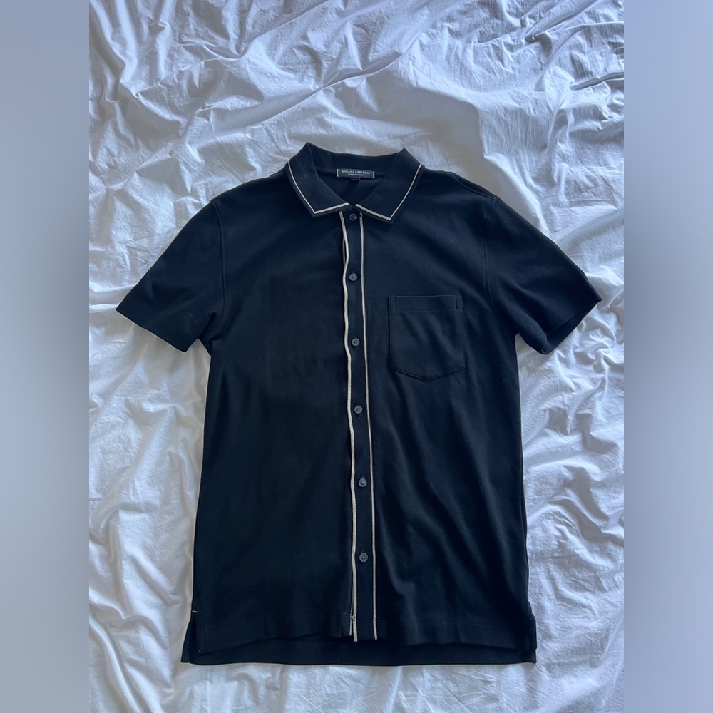 Banana Republic black full button polo with pocket